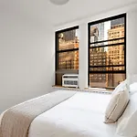 Spectacular 3Bd 1Bth In Fidi & Wall Street Area!