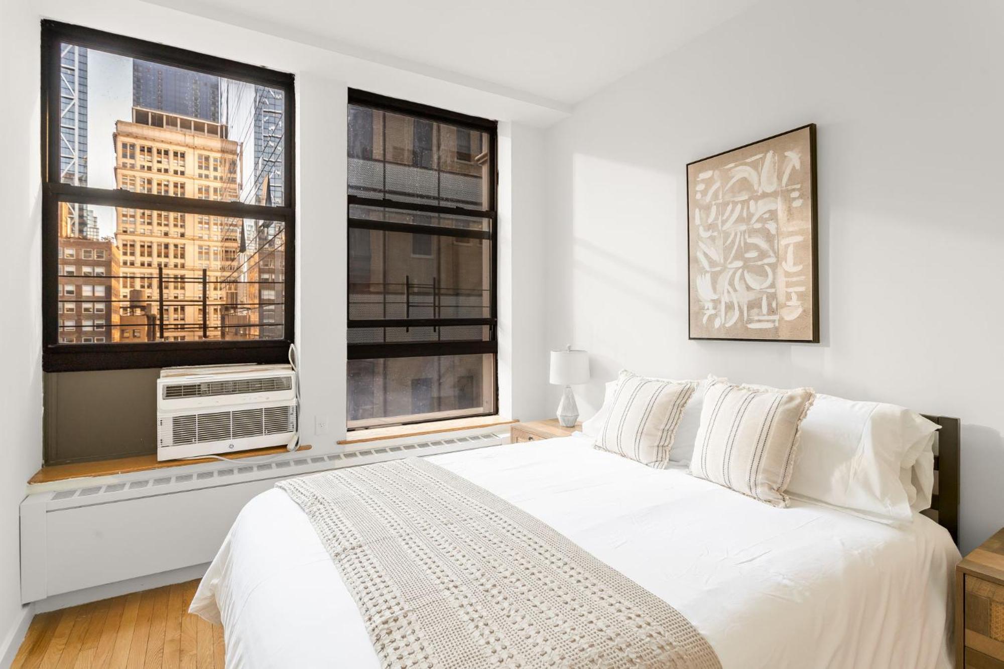 Spectacular 3bd 1bth In Fidi & Wall Street Area! *
